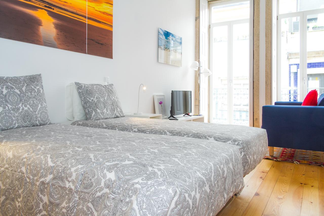 Bright Apartment • Downtown Порту Экстерьер фото